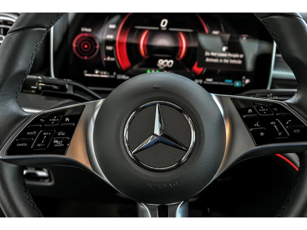 2025 Mercedes-Benz C-Class Sedan C 300 - Photo 17