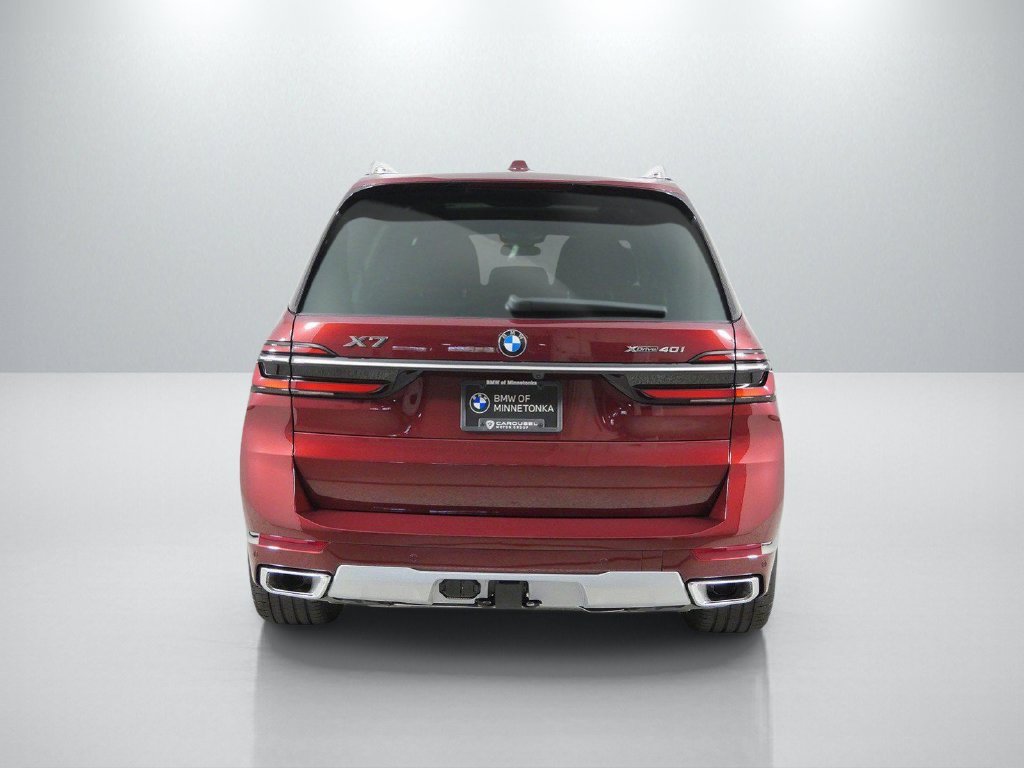 Used 2027 Red BMW xDrive40i image 11