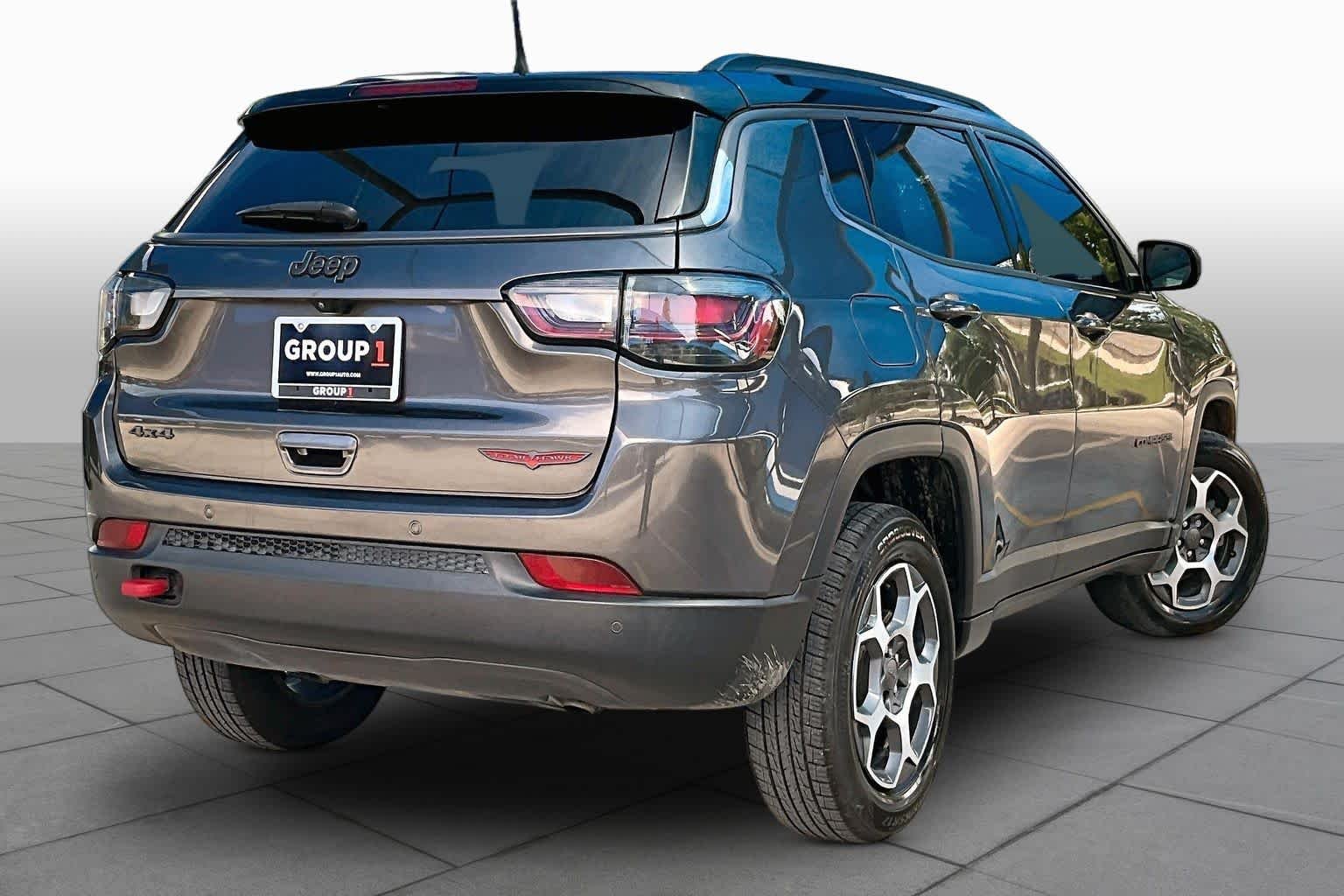 Used 2022 Granite Crystal Metallic Clearcoat Jeep Trailhawk image 13
