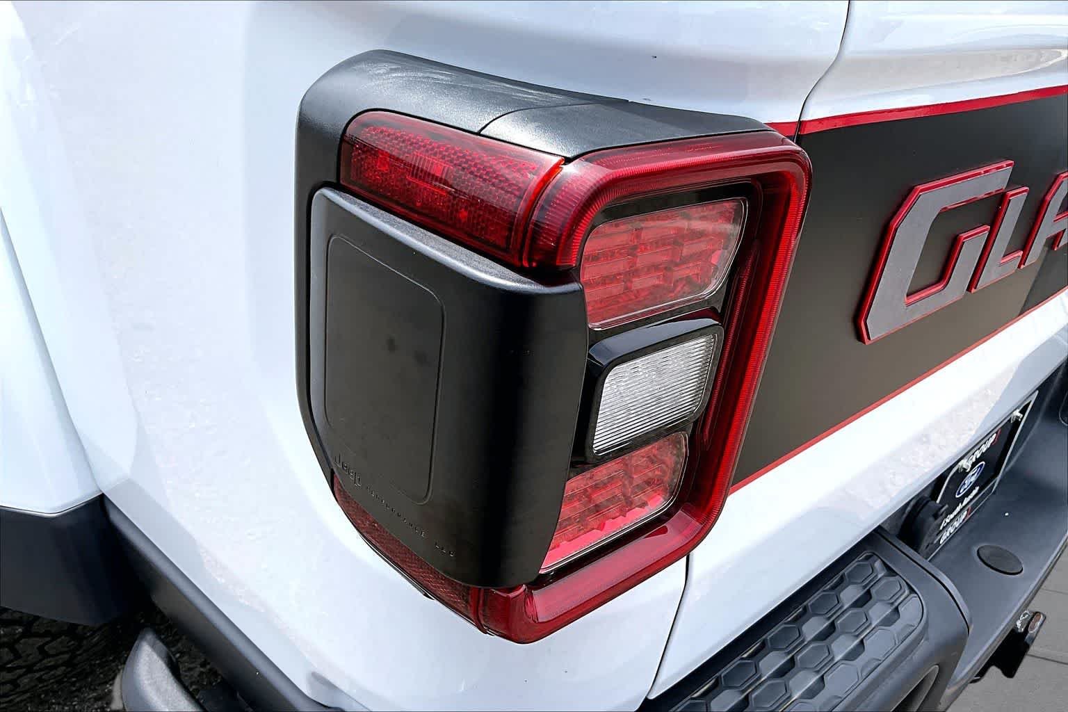 Used 2020 Bright White Clearcoat Jeep Rubicon image 28