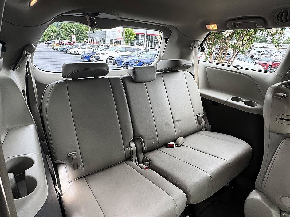 Used 2017 Blizzard Pearl Toyota XLE image 20