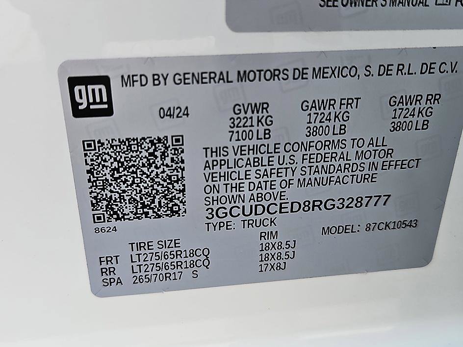 Used 2024 Summit White Chevrolet Custom Trail Boss image 24
