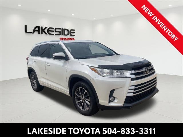Certified Used 2017 White Toyota XLE image 12