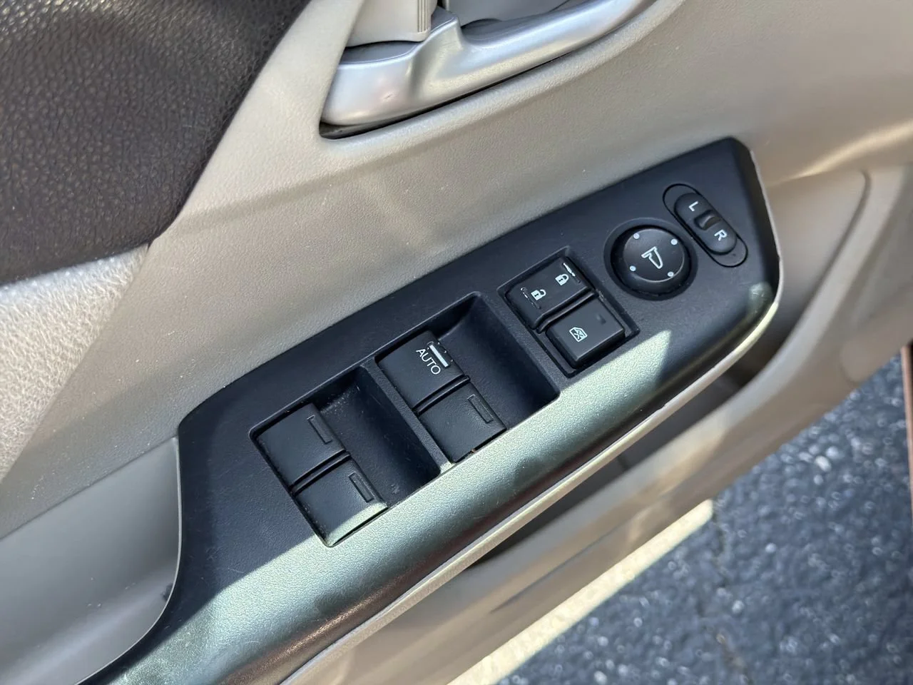 Used 2013 Red Honda LX image 28