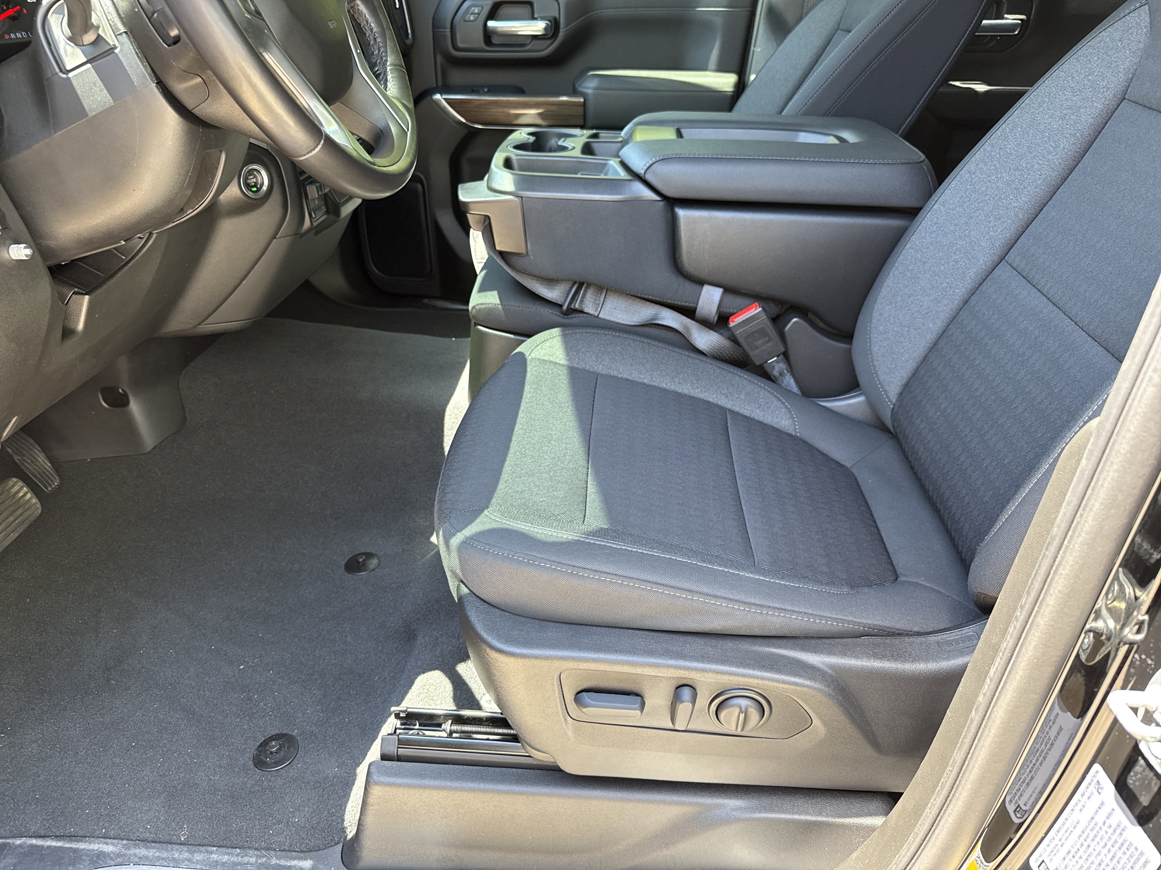 Used 2022 Black Chevrolet LT image 9