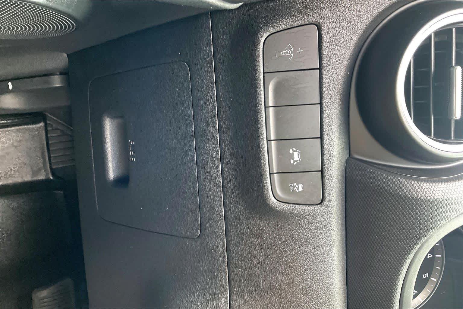 Used 2019 Thunder Gray Hyundai SE image 33