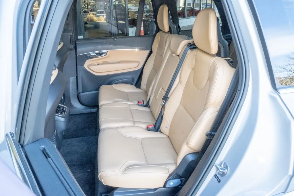 Used 2023 Silver Volvo Ultimate image 17