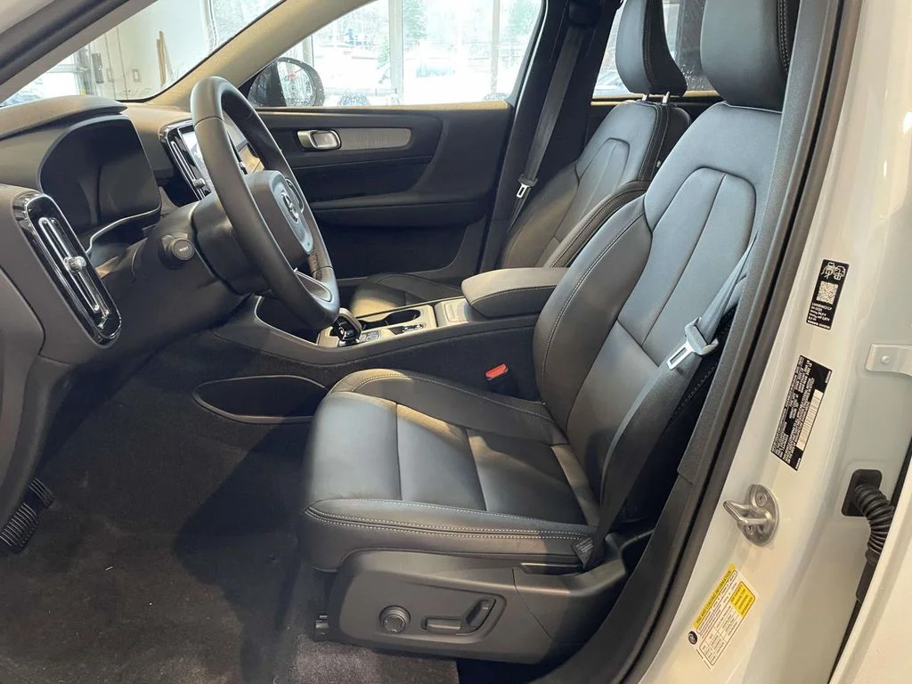 2026 Volvo XC40 Core - Photo 15