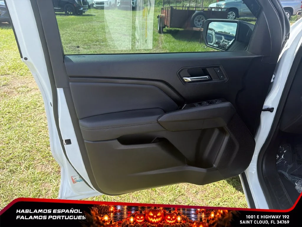Used 2024 Summit White Chevrolet LT image 12
