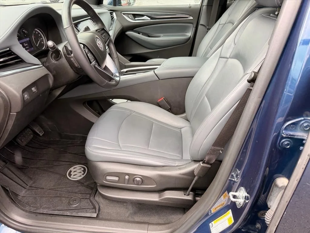 Used 2022 Blue Buick Essence image 8