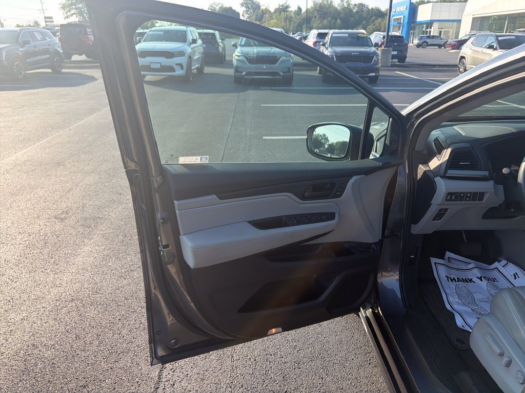 Used 2023  Honda EX-L image 11