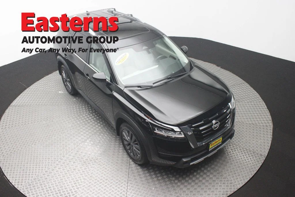 Used 2023 Black Nissan SL image 3