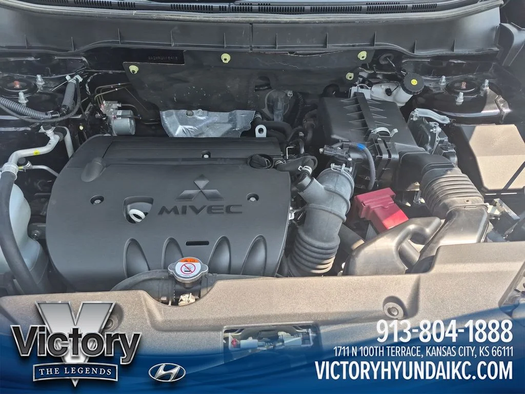Used 2024  Mitsubishi 2.0 SE image 21
