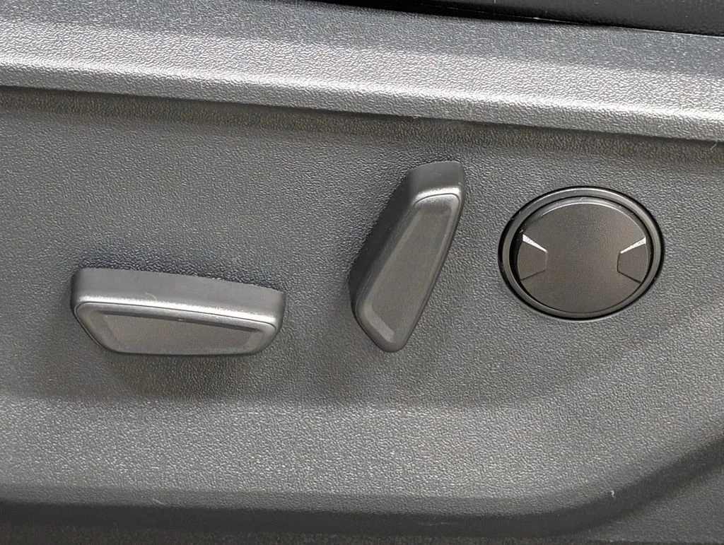 New 2026 Agate Black Metallic Ford F-350® Lariat® image 18