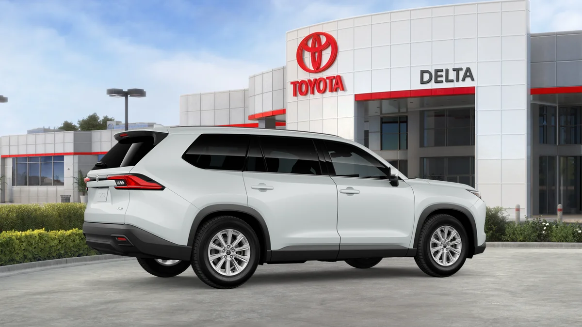 New 2026 Wind Chill Pearl Toyota XLE image 11