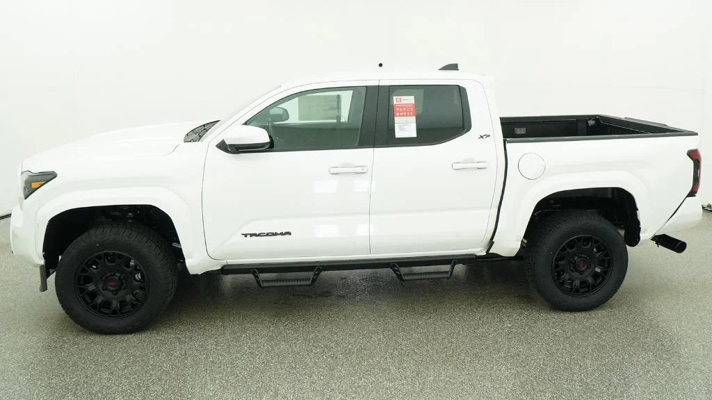 New 2026 Ice Cap Toyota SR5 image 18