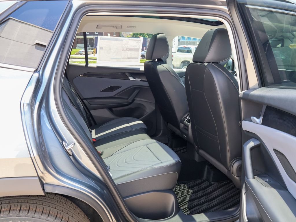 New 2026 Silver Volkswagen 2.0T SE image 31