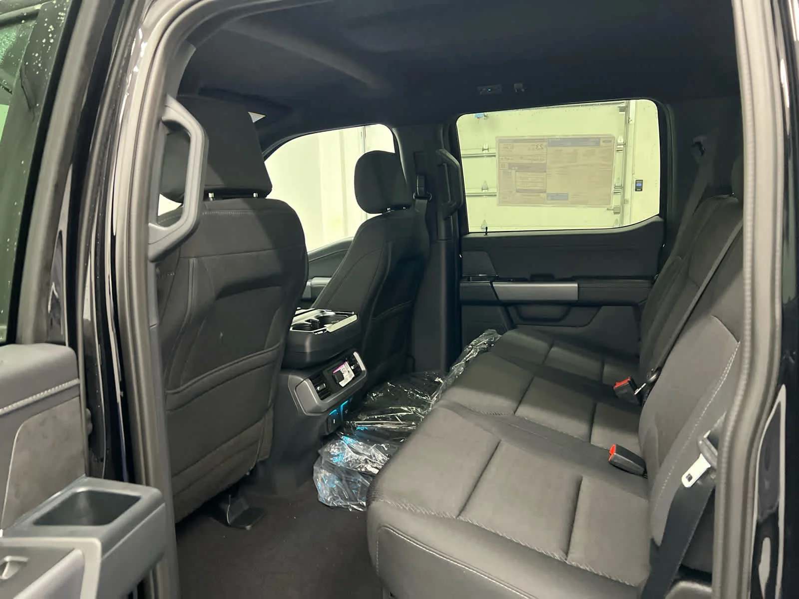New 2026 Agate Black Metallic Ford XLT image 27