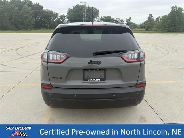 Used 2023 Sting-Gray Clearcoat Jeep Altitude Lux image 5
