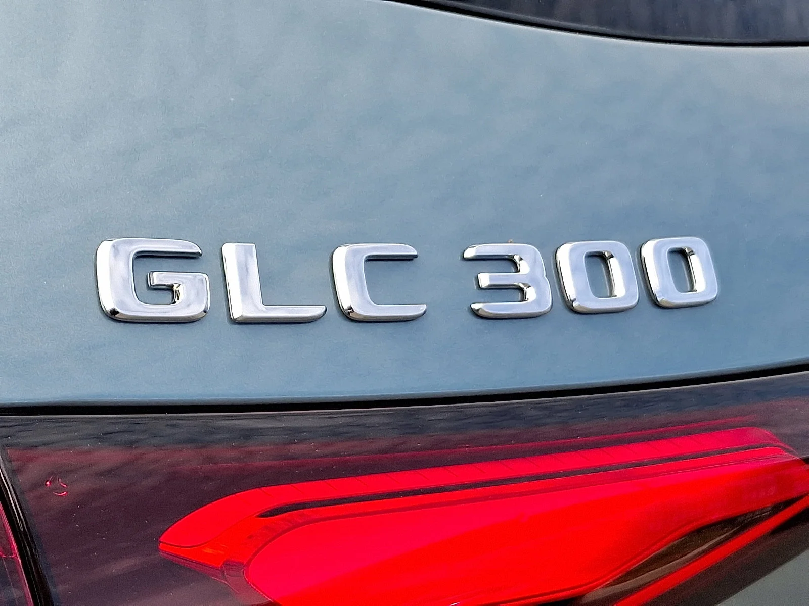 New 2026 Verde Silver Metallic Mercedes-Benz GLC 300 image 15