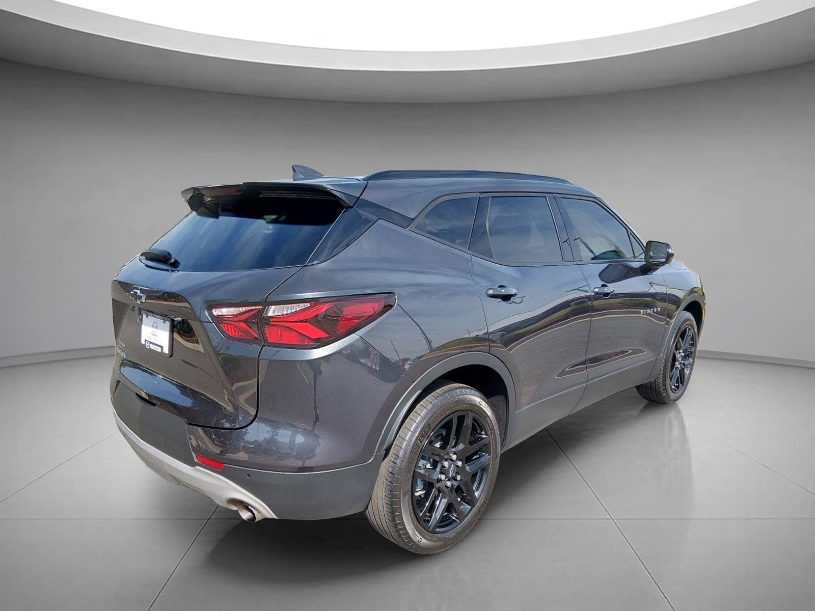 Used 2022 Iron Gray Metallic Chevrolet LT image 5