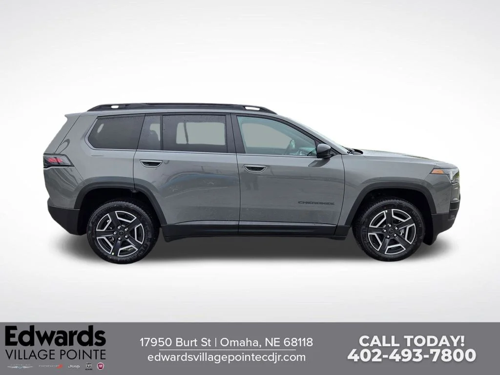 New 2026 Sting-Gray Clearcoat Jeep Laredo image 2