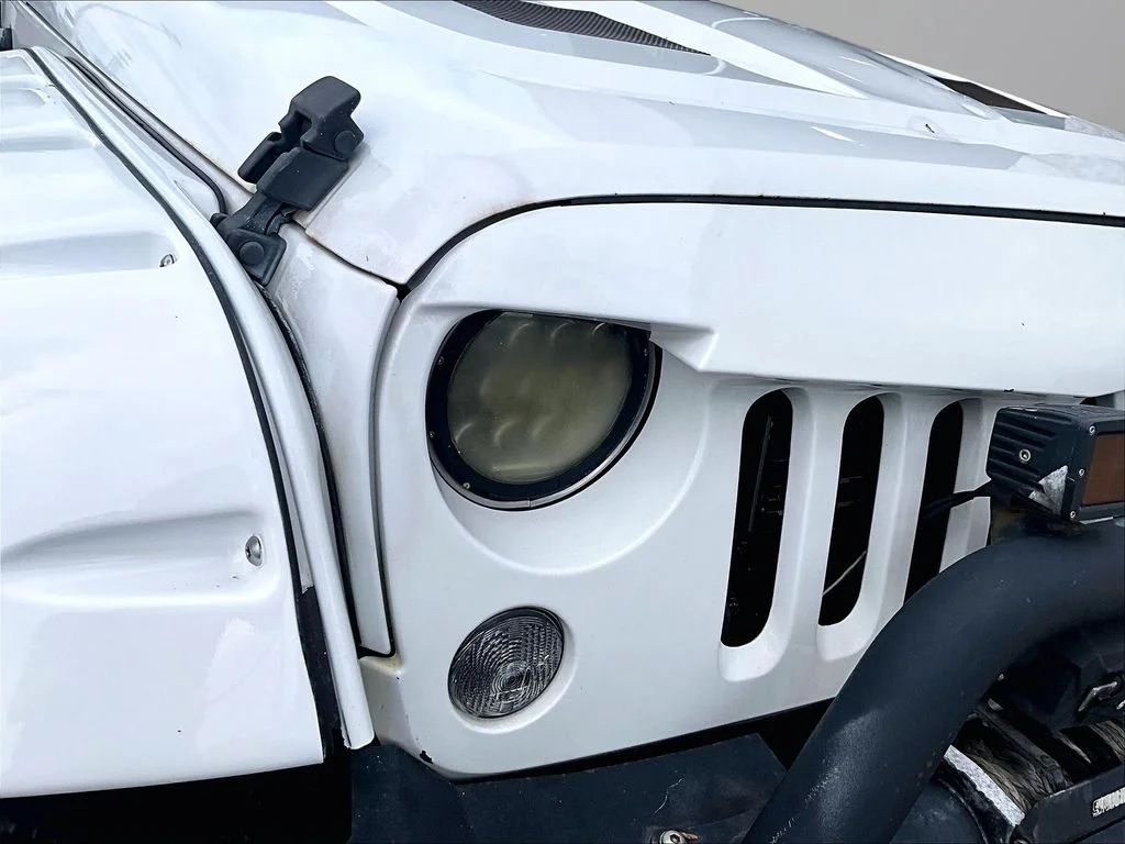 Used 2015 White Jeep Unlimited Sport image 29