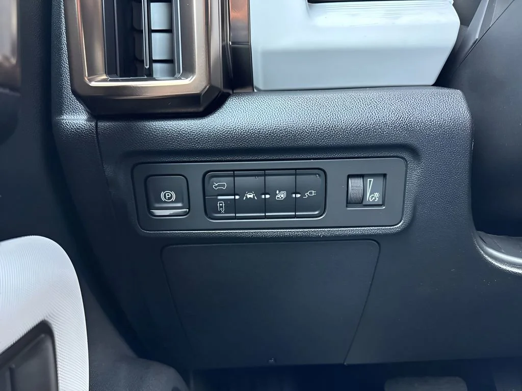 Used 2024 Afterburner Tintcoat (Orange) GMC 2X image 25