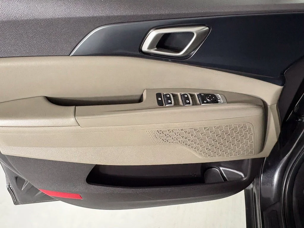 Used 2025 Gray Kia LXS image 17