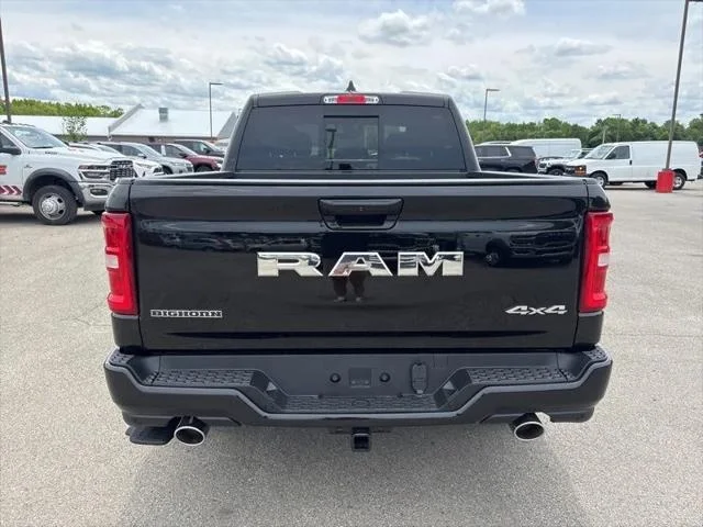 New 2026 Diamond Black Crystal Pearl-Coat Exterior Paint RAM BIG HORN image 4