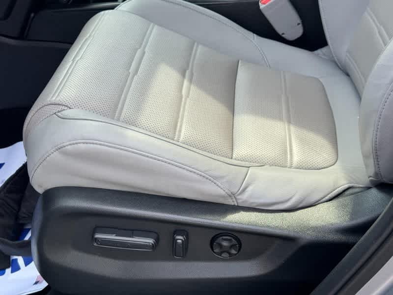 Used 2020 Lunar Silver Metallic Honda EX-L image 26