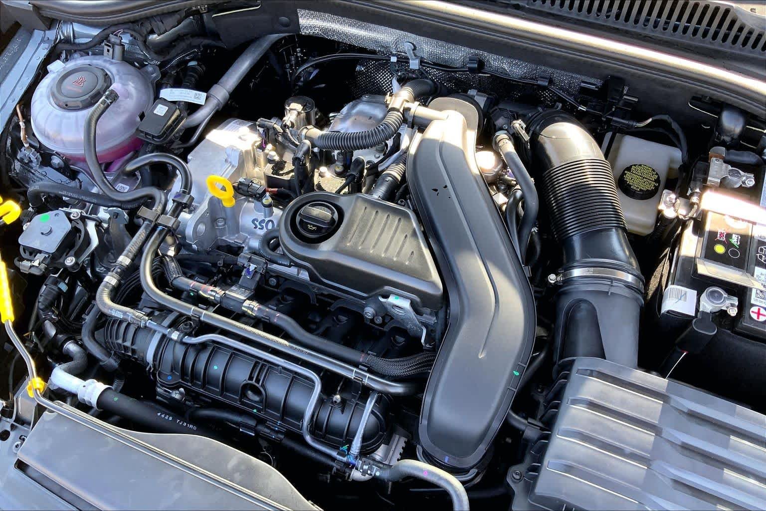 New 2026 Platinum Gray Metallic Volkswagen SE image 17