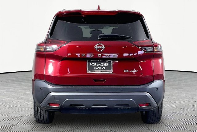 Used 2023 Red Nissan SL image 5