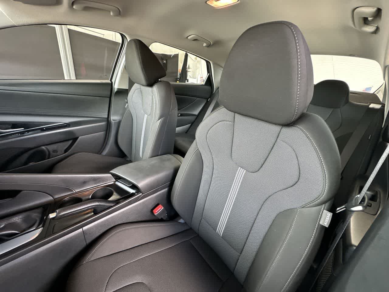 2026 Hyundai Elantra SE - Photo 14