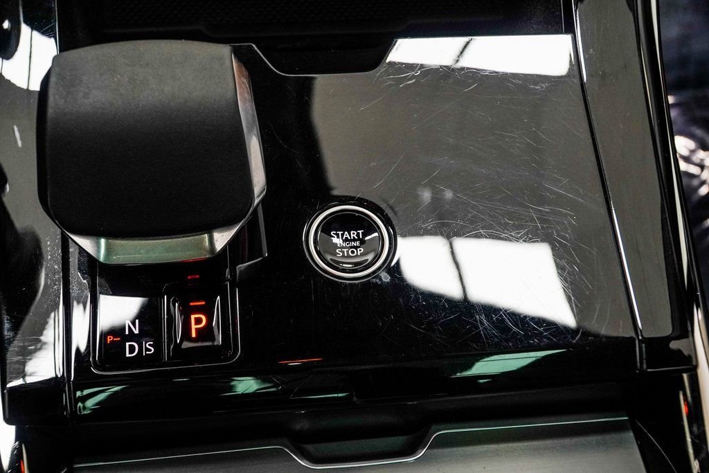 Used 2025 Red Land Rover SE image 22