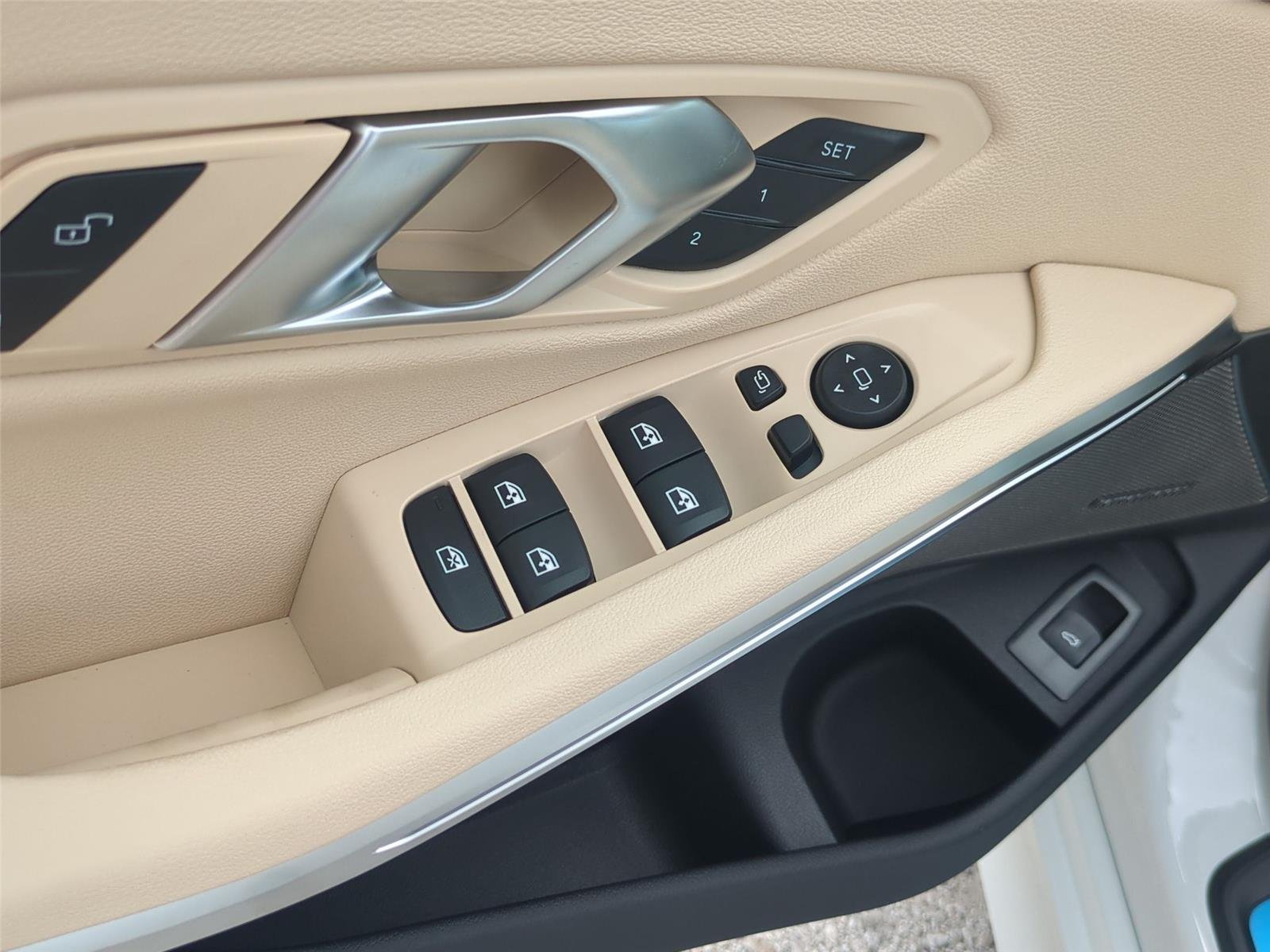 New 2026 Mineral White Metallic BMW 330i xDrive image 16