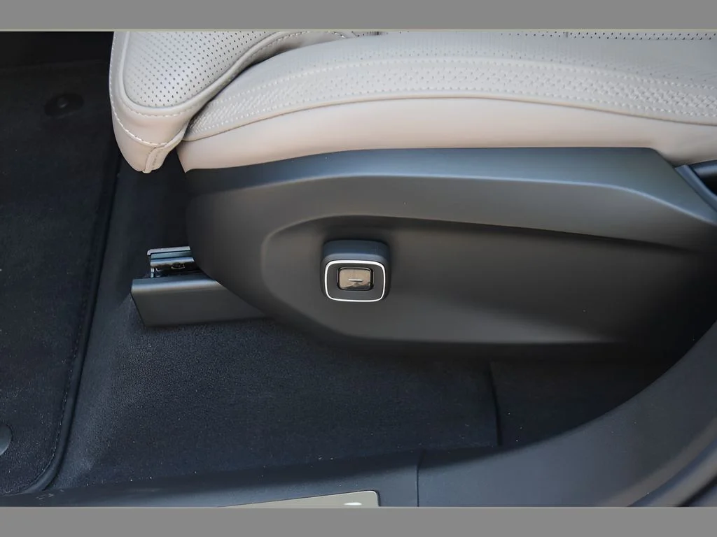 2026 Volvo EX90 Ultra - Photo 34