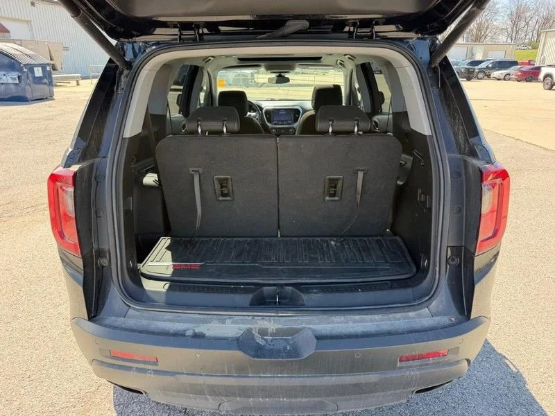Used 2023 Ebony Twilight Metallic GMC SLE image 5