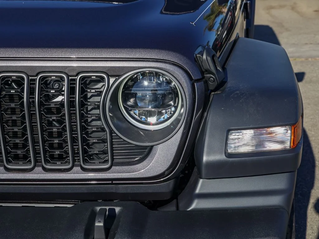 New 2026 Granite Crystal Metallic Clear-Coat Exterior Paint Jeep Unlimited Sport S image 9