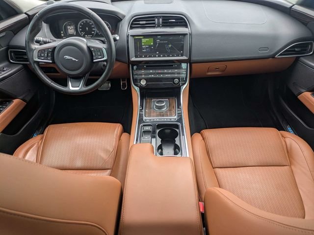 Used 2019 Silver Jaguar 30t Portfolio image 14