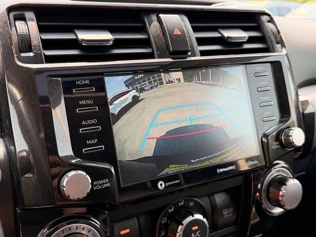 Used 2021 Blue Toyota Venture image 27