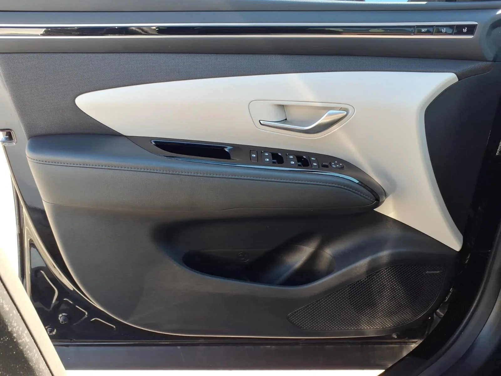 Used 2024 Black Pearl Hyundai Limited image 30