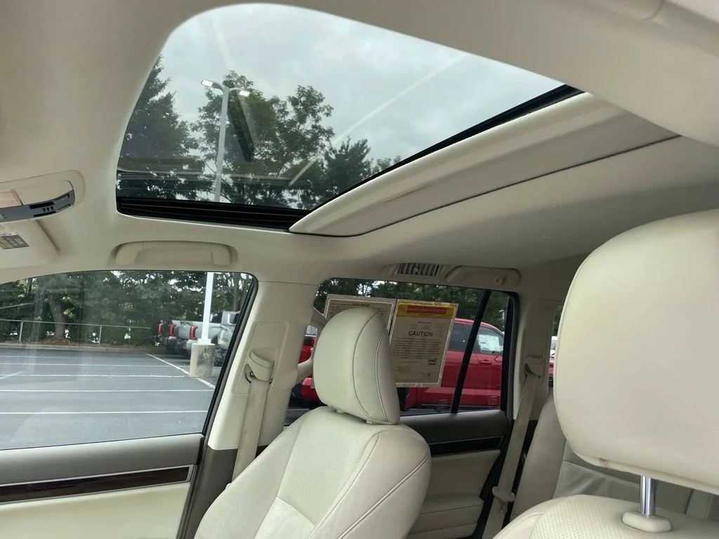 Used 2018  Lexus 460 image 23