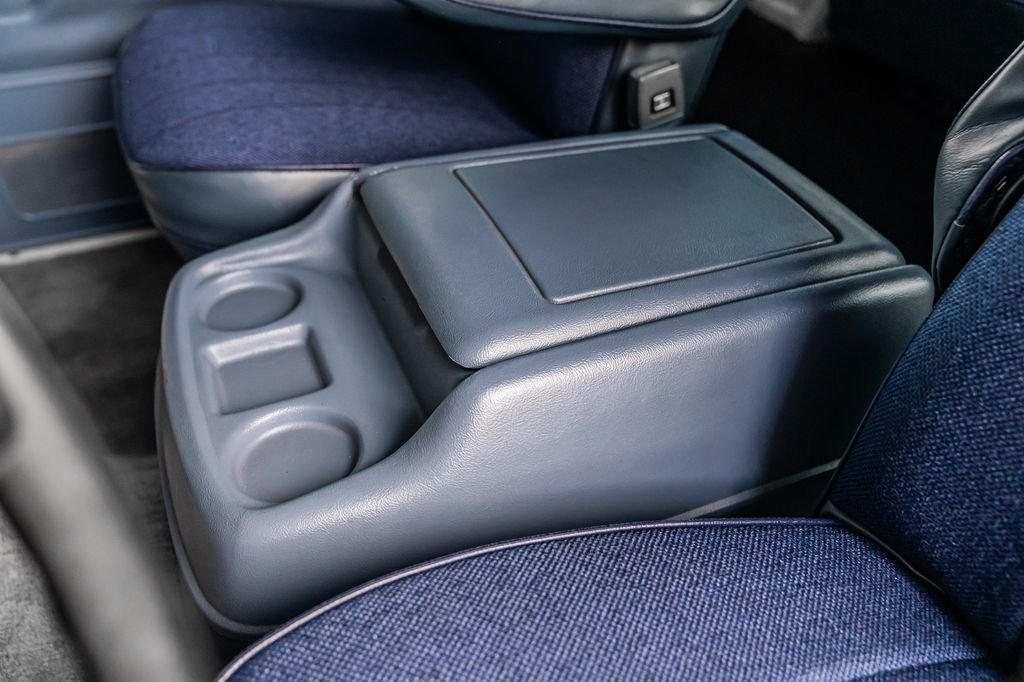Used 1988  Dodge 100 image 41