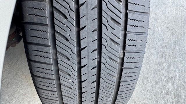 Used 2017 Atomic Silver Lexus 300h image 12