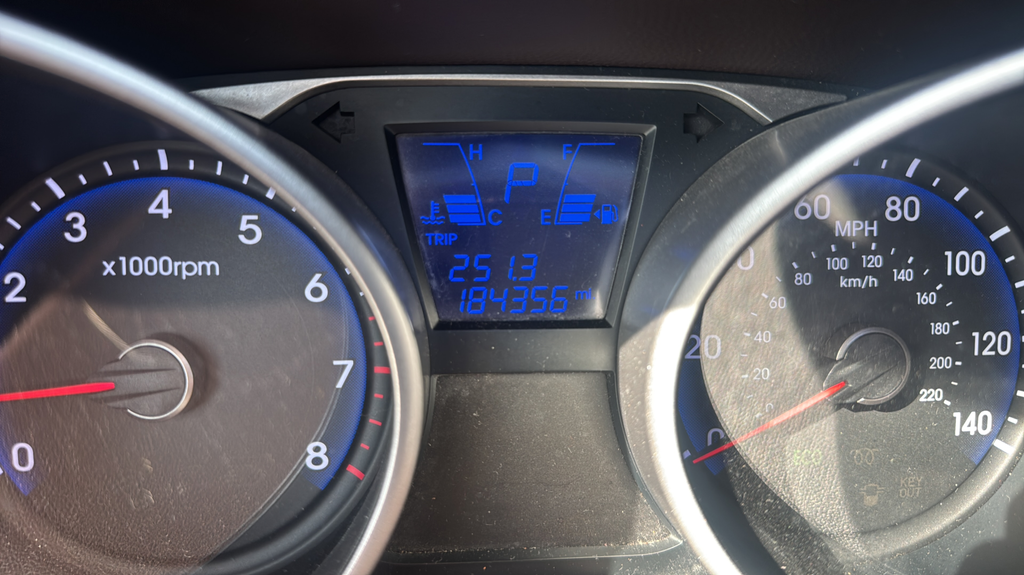 Used 2015 White Hyundai Limited image 21