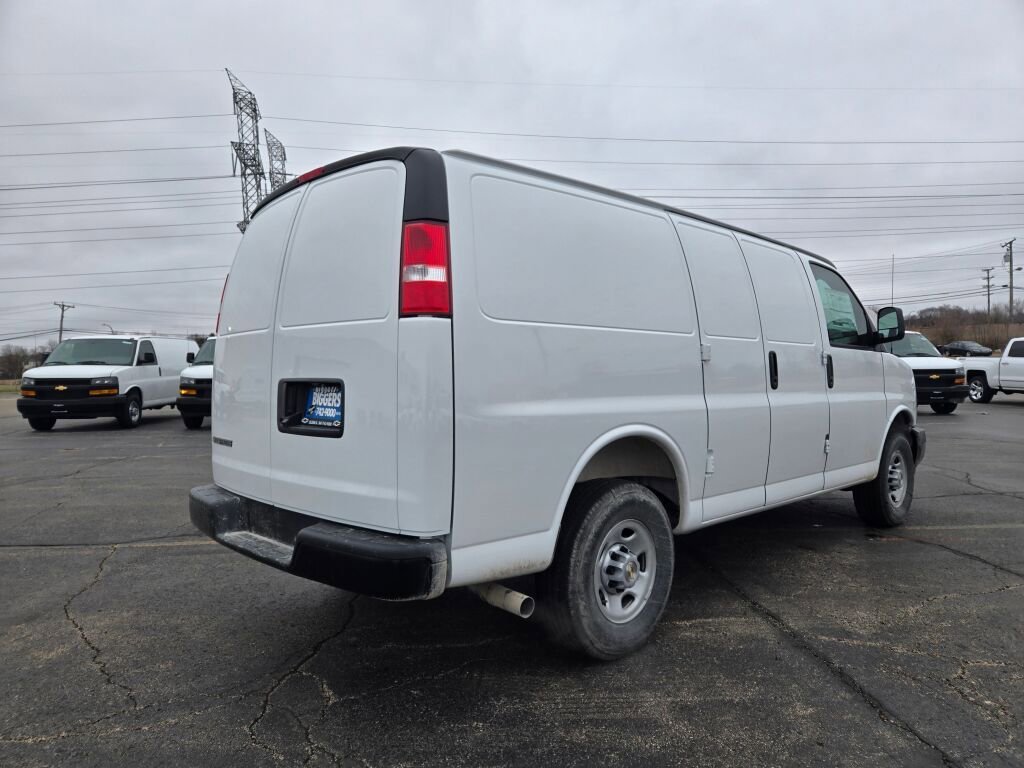 2026 Chevrolet Express Cargo Work Van - Photo 9