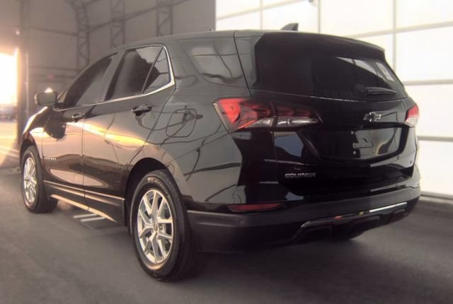 Used 2022 Mosaic Black Metallic Chevrolet LT image 4
