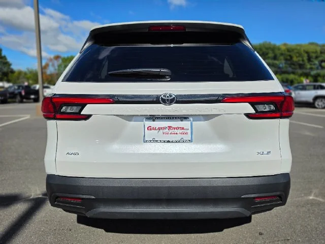 Used 2024 Beige Toyota XLE image 6