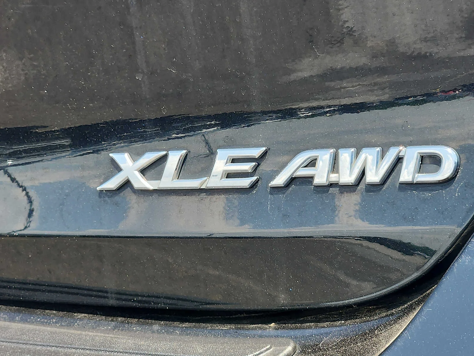Used 2013 Black Toyota XLE image 33